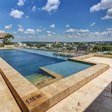 Ghl Hotel Montería Екстериор снимка Infinity pool at the rooftop