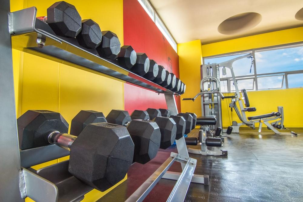 Ghl Hotel Montería Екстериор снимка A gym at the hotel