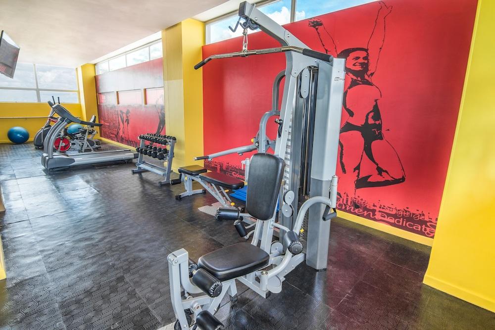 Ghl Hotel Montería Екстериор снимка A leg press machine
