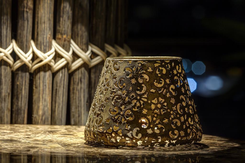 Ghl Hotel Montería Екстериор снимка A candle holder